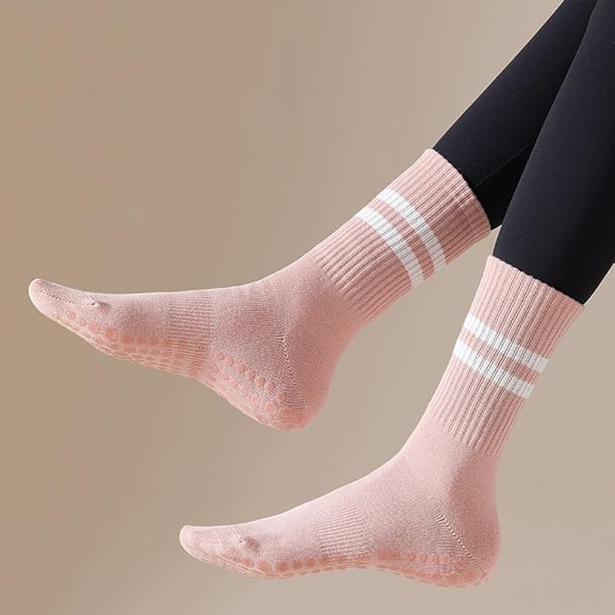 DTWAWA Womens 4Pcs Pilates Grip Socks Non Slip Yoga Socks with Grips Barre Hospital Athletic Socks for Women
