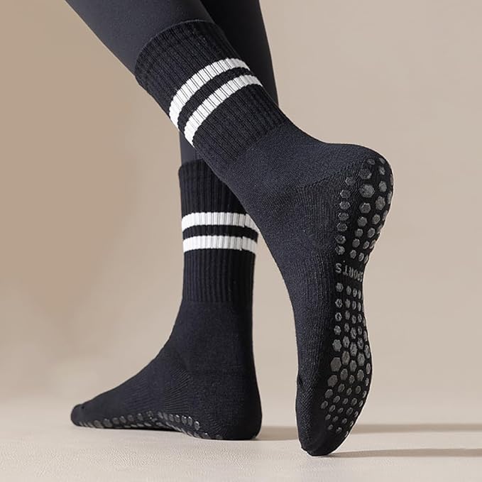 DTWAWA Womens 4Pcs Pilates Grip Socks Non Slip Yoga Socks with Grips Barre Hospital Athletic Socks for Women