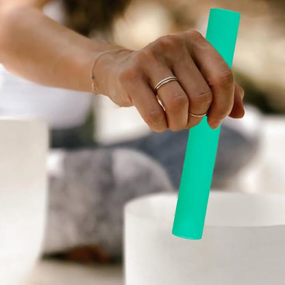 4 Pcs Singing Bowl Mallet Set Includes Solid and Hollow Acrylic Silicone Rubber Striker Mallet for Playing Quartz Crystal Singing Bowls with Bundle Pocket(WhiteGreen)