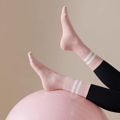DTWAWA Womens 4Pcs Pilates Grip Socks Non Slip Yoga Socks with Grips Barre Hospital Athletic Socks for Women