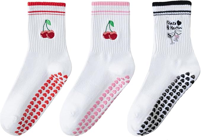 3 Pairs Pilates Socks,Socks Woman,Love Heart Anti Slip Particles,Mid Calf Yoga Socks for Pilates,Ballet,and Yoga