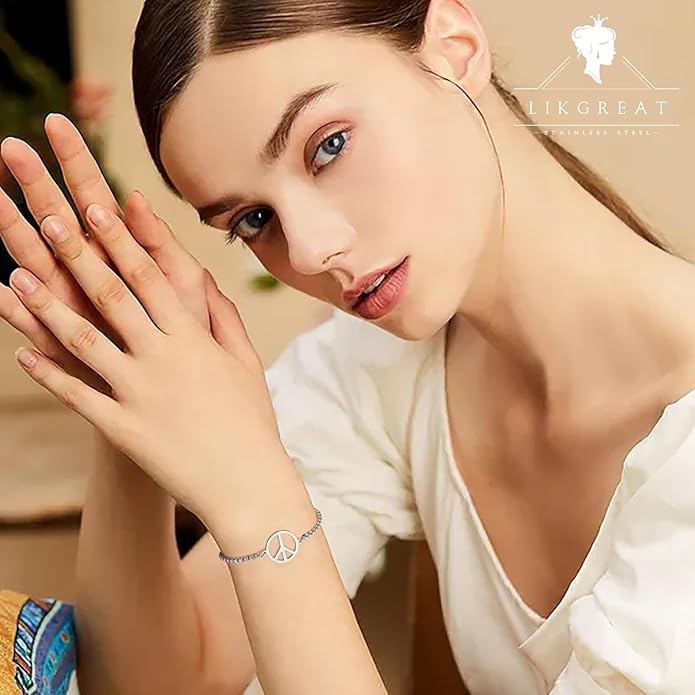 LIKGREAT Adjustable World Peace Symbol Bracelet for Women Stainless Steel Pendant Box Chain 1970s Jewelry