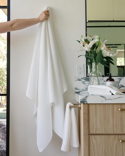 Cozy Earth Complete Waffle Bath Bundle - 60% Cotton 40% Viscose from Bamboo - Quick Dry & Ultra-Soft Waffle Weave Bath Towels - 4 Washcloths, 2 Hand Towels, 2 Bath Towels, 2 Bath Sheets, White