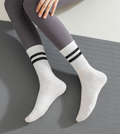 DTWAWA Womens 4Pcs Pilates Grip Socks Non Slip Yoga Socks with Grips Barre Hospital Athletic Socks for Women