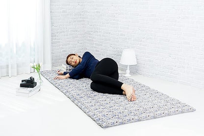 Leewadee - Kapok Roll Mat – Handcrafted Folding Sleep & Relaxation Mattress from Thailand, Ideal as Guest Bed, Camping Mat, Yoga Mat or Traditional Futon, 75 x 39 inches, Blue White