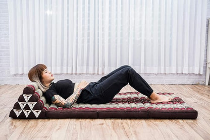 Leewadee 3-Fold Mat XXL with Triangle Cushion – Firm TV Pillow, Foldable Mattress with Cushion Made of Kapok, 67 x 31 inches, Brown Red