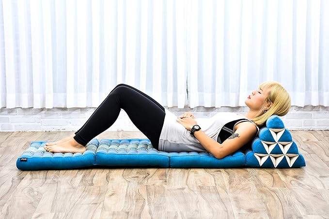 Leewadee 3-Fold Mat with Triangle Cushion – Comfortable TV Pillow, Foldable Mattress with Cushion Made of Eco-Friendly Kapok, 67 x 21 inches, Light Blue