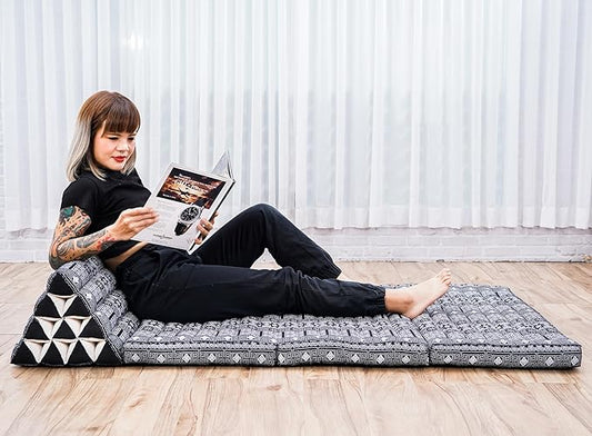 Leewadee 3-Fold Mat XXL with Triangle Cushion – Firm TV Pillow, Foldable Mattress with Cushion Made of Eco-Friendly Kapok, 67 x 31 inches, Black