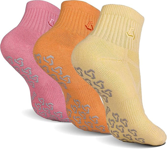 Ozaiic Non Slip Socks Grip for Yoga Home Workout Pure Barre, Pilates, Hospital, Ideal Cushion Socks for Men and Women