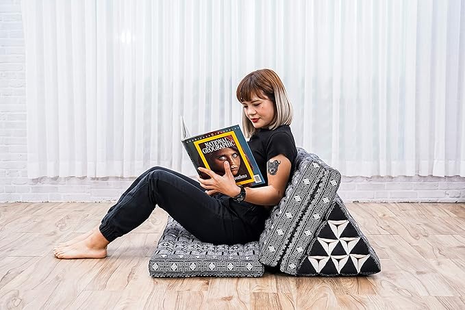 Leewadee 3-Fold Mat XXL with Triangle Cushion – Firm TV Pillow, Foldable Mattress with Cushion Made of Eco-Friendly Kapok, 67 x 31 inches, Black