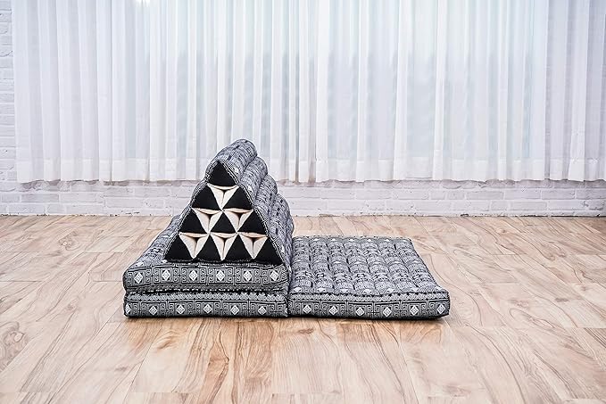 Leewadee 3-Fold Mat XXL with Triangle Cushion – Firm TV Pillow, Foldable Mattress with Cushion Made of Eco-Friendly Kapok, 67 x 31 inches, Black