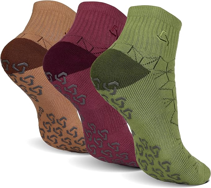 Ozaiic Non Slip Socks Grip for Yoga Home Workout Pure Barre, Pilates, Hospital, Ideal Cushion Socks for Men and Women