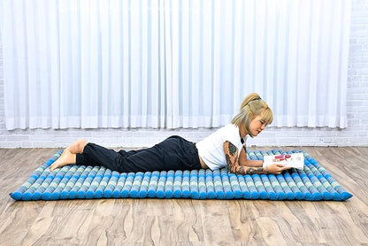 Leewadee - Foldable Floor Mattress - Japanese Roll Up Futon -Trifold Tatami Mat- Guest Floor Bed - Camping Mattress - Thai Massage Mat, Kapok Filled, 75 x 57 inches, Light Blue
